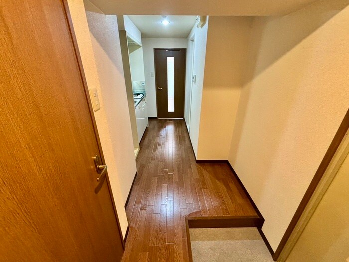 物件内観写真20　(廊下)