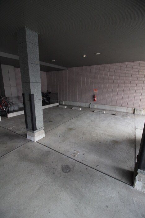 物件外観写真4　(駐車場)