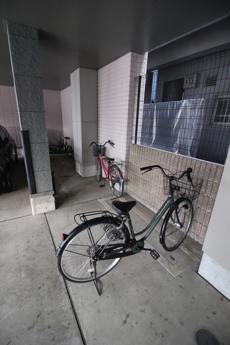 物件外観写真5　(駐輪場)
