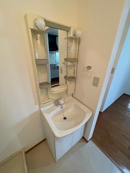 物件内観写真11　(洗面)