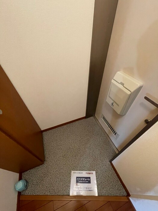 物件内観写真13　(玄関)