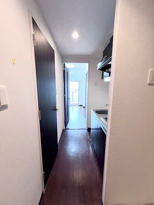 物件内観写真18　(廊下)