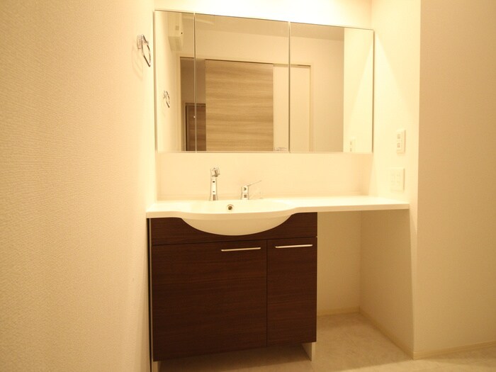 物件内観写真12　(洗面)