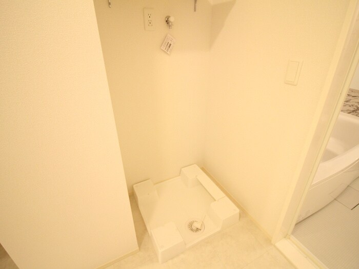 物件内観写真18　(洗濯機置場)