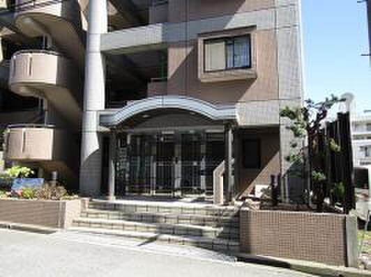 物件外観写真4　(エントランス部分)