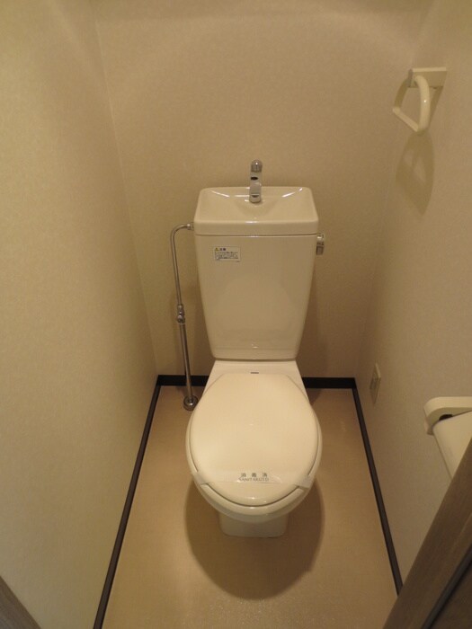 物件内観写真9　(トイレ)