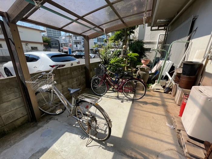 物件外観写真6　(駐輪場)