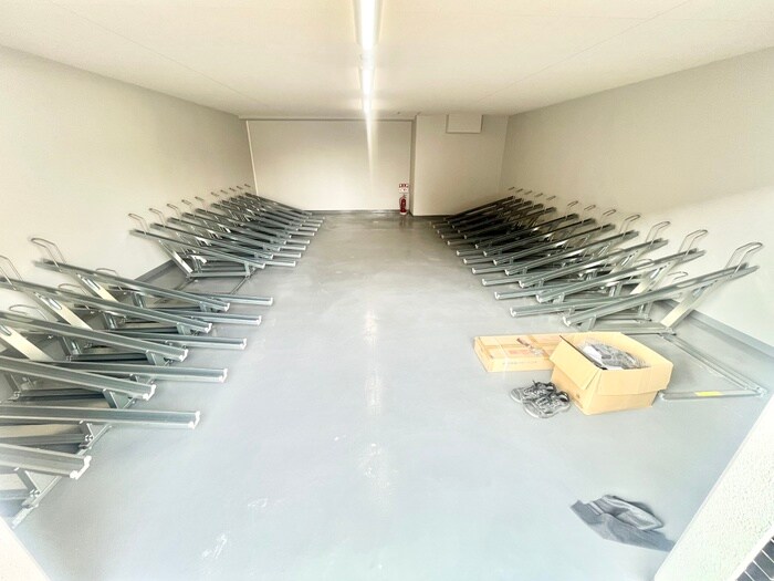 物件外観写真6　(駐輪場)