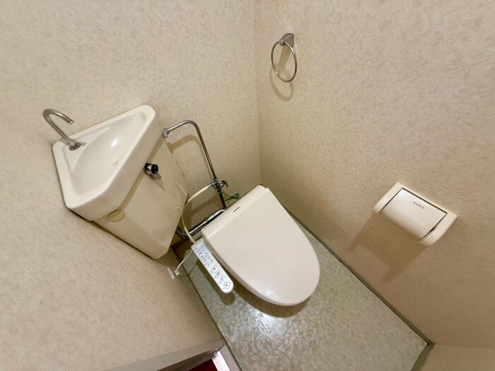 物件内観写真8　(トイレ)