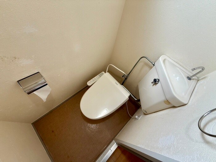 物件内観写真8　(トイレ)