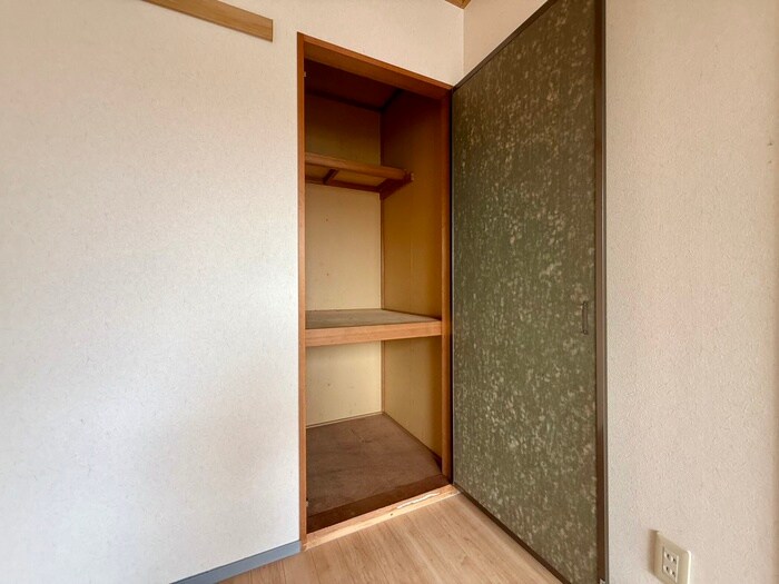 物件内観写真10　(収納)