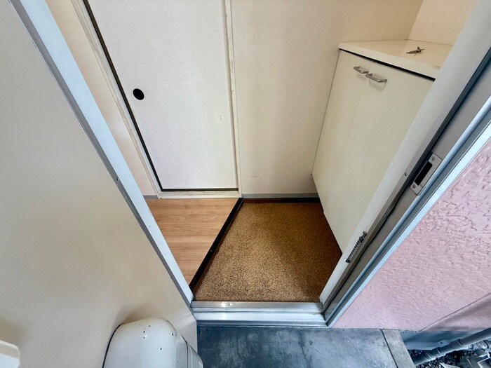 物件内観写真18　(玄関)
