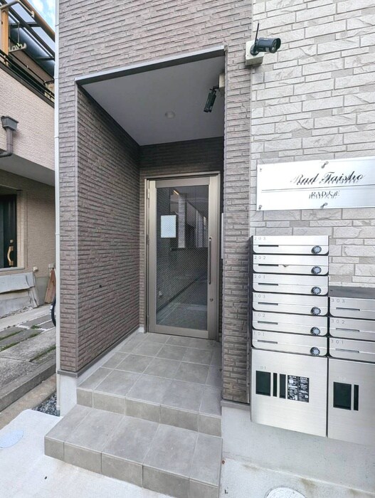 物件外観写真3　(エントランス部分)