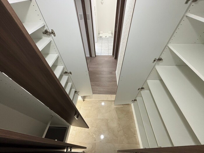 物件内観写真18　(靴箱)