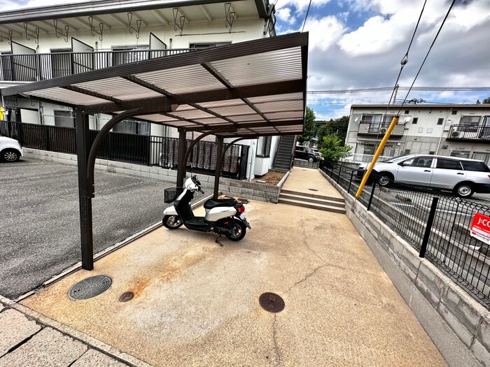 物件外観写真5　(駐輪場)