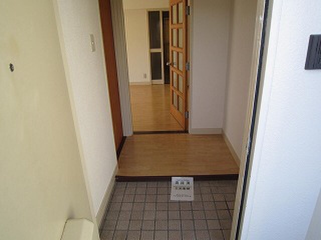 物件内観写真18　(玄関)