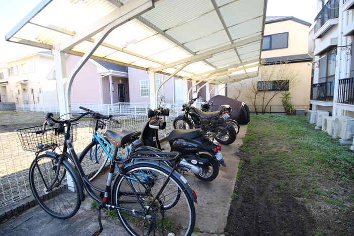 物件外観写真2　(駐輪場)