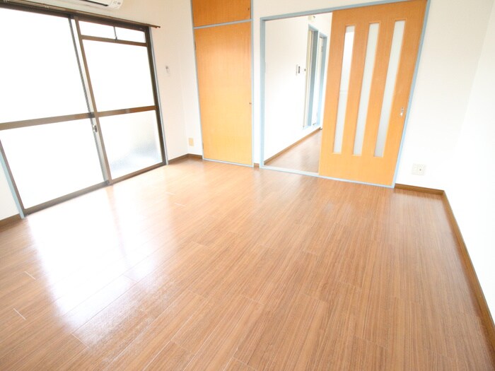 物件内観写真7　(居室)