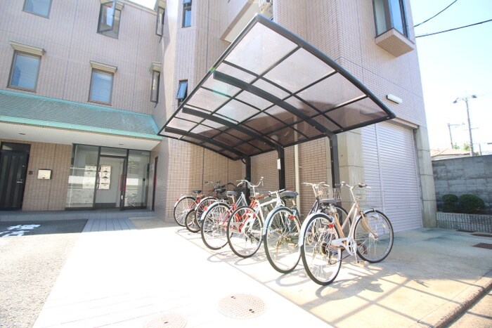 物件外観写真3　(駐輪場)