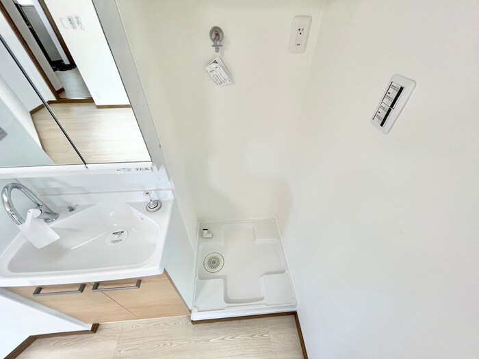 物件内観写真10　(洗濯機置場)