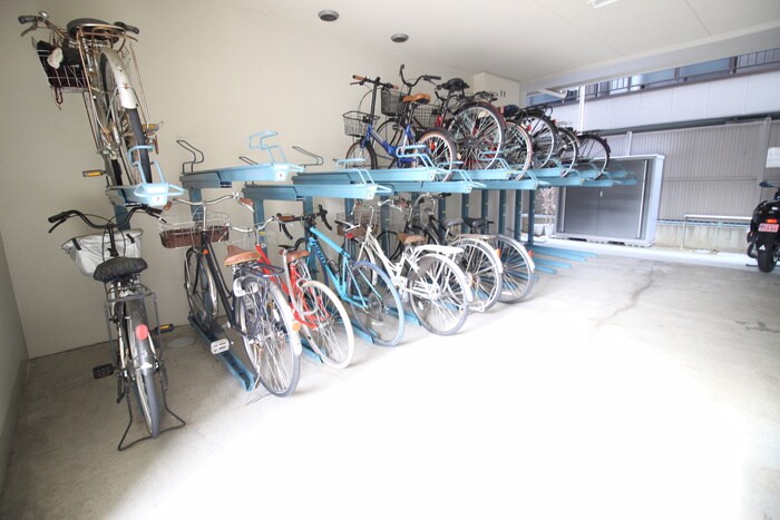 物件外観写真5　(駐輪場)