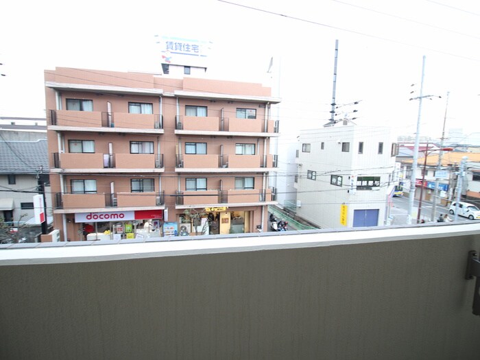 物件内観写真17　(室内からの展望)