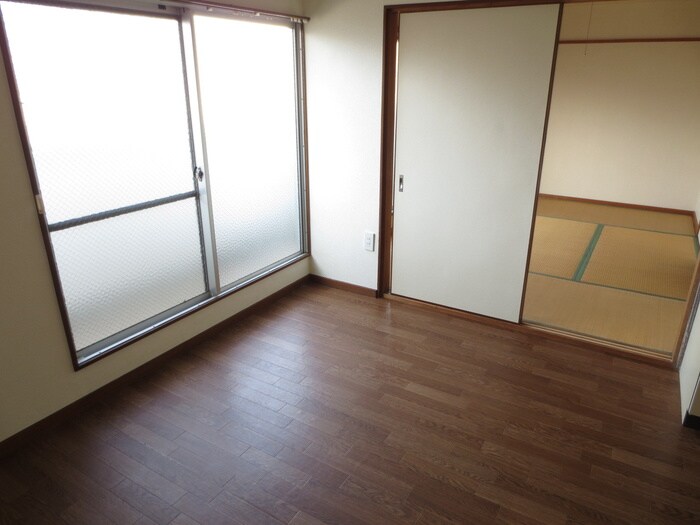 物件内観写真8　(居室)