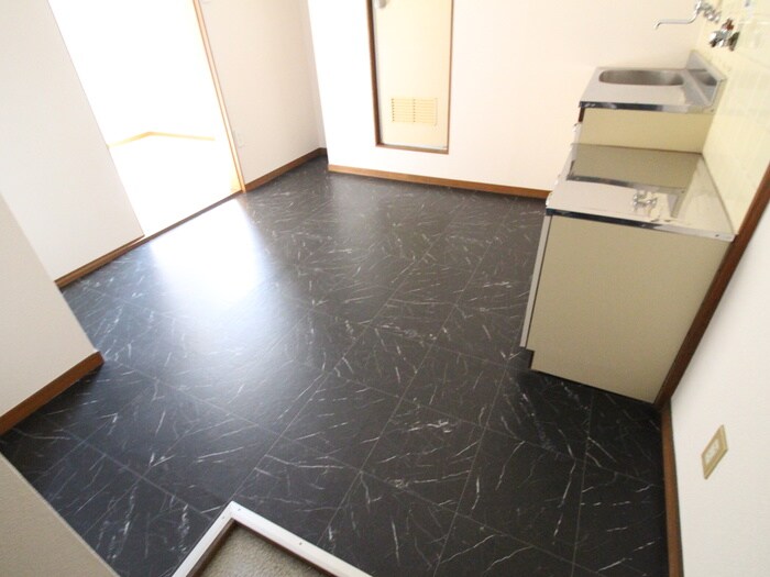 物件内観写真8　(廊下)