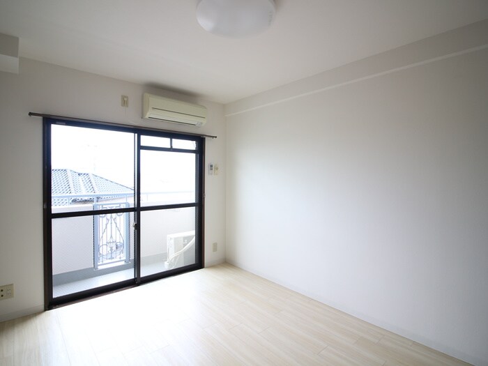 物件内観写真8　(居室)