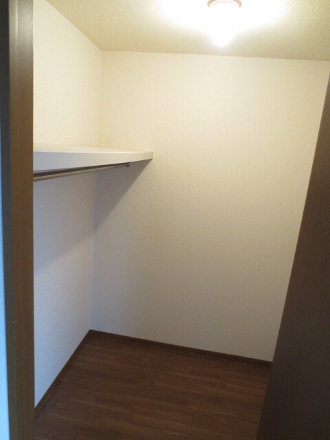 物件内観写真12　(収納)