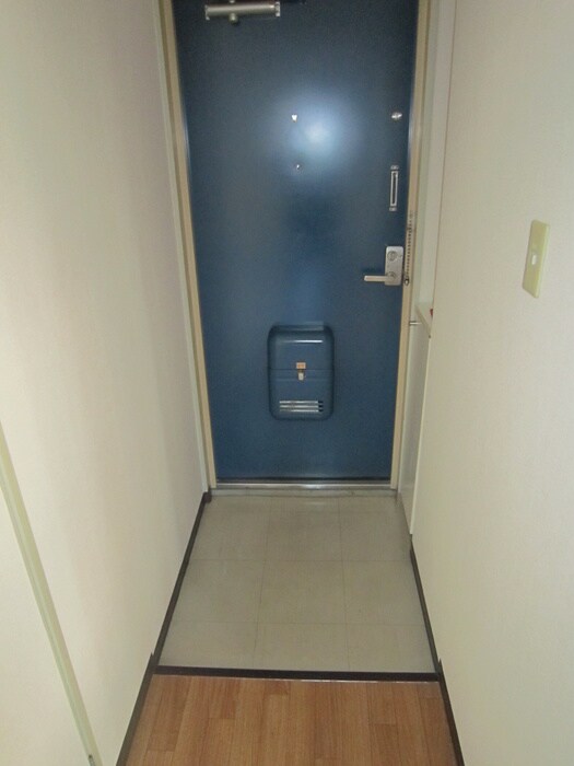 物件内観写真8　(玄関)