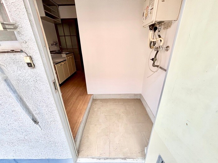 物件内観写真16　(玄関)
