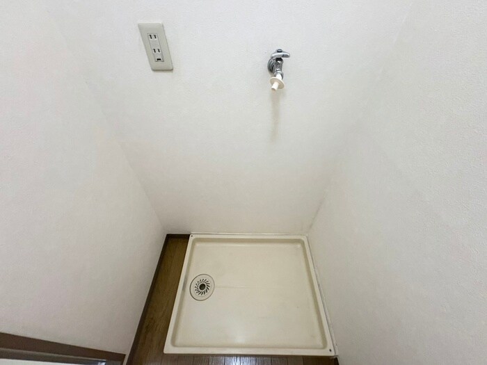 物件内観写真15　(洗濯機置場)