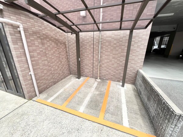 バイク置き場