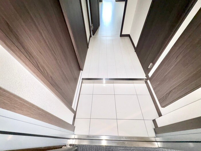 物件内観写真18　(玄関)