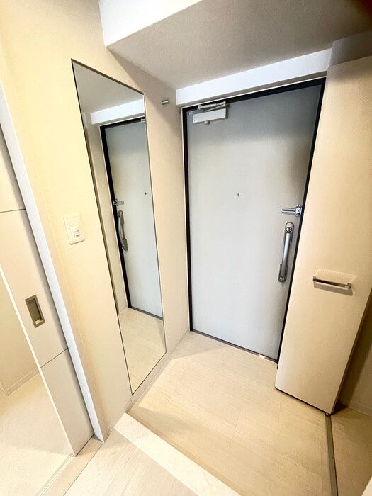 物件内観写真8　(玄関)