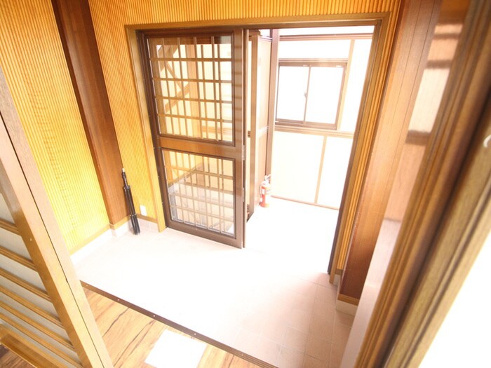 物件内観写真15　(玄関)