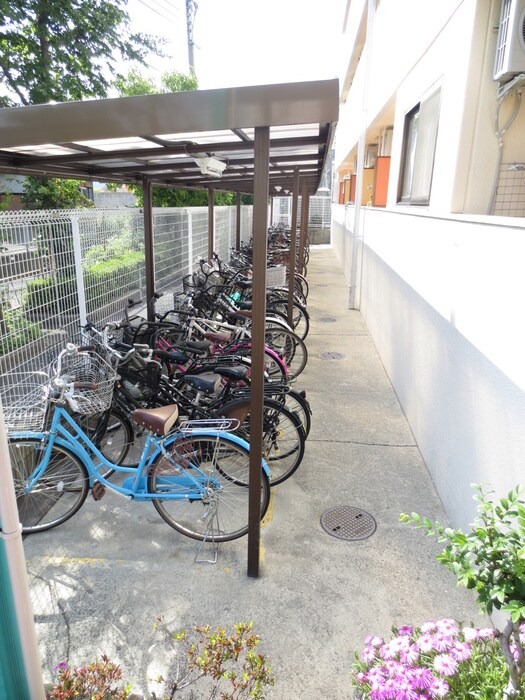 物件外観写真3　(駐輪場)