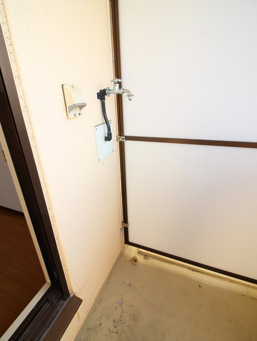 物件内観写真16　(洗濯機置場)