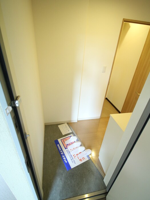 物件内観写真7　(玄関)