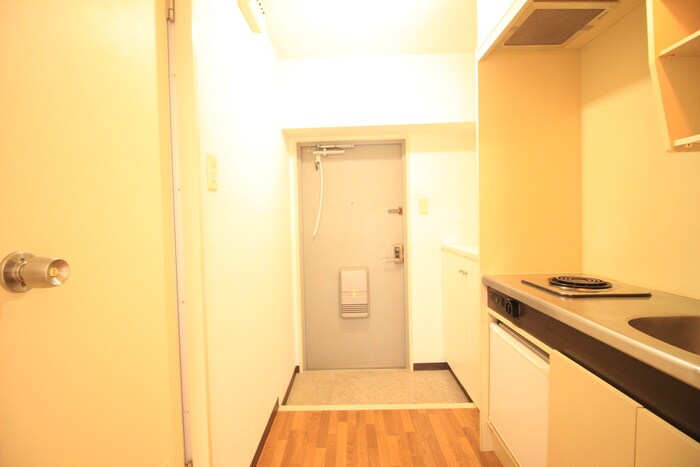 物件内観写真16　(玄関)