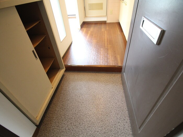 物件内観写真14　(玄関)