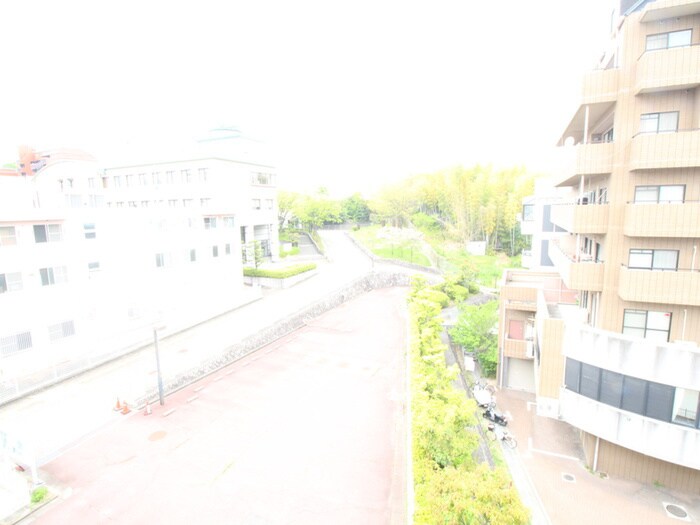 物件内観写真17　(室内からの展望)