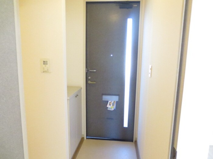 物件内観写真18　(玄関)