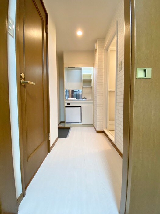 物件内観写真16　(廊下)