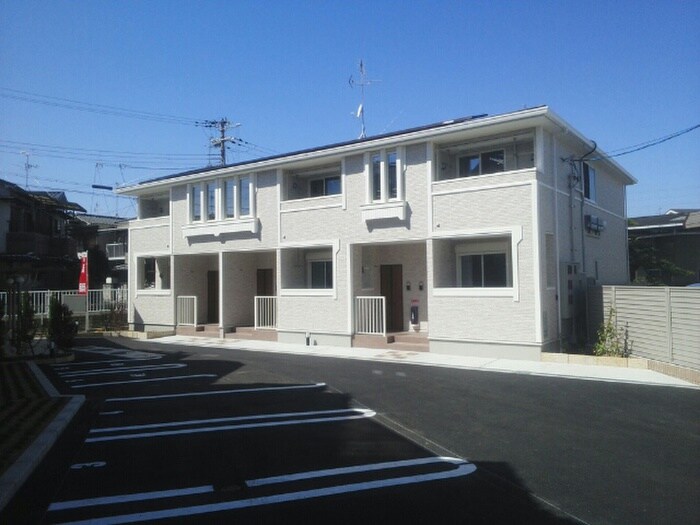 物件外観写真3　(駐車場)