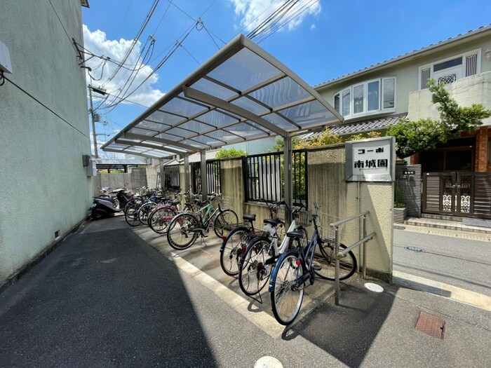 物件外観写真4　(駐輪場)