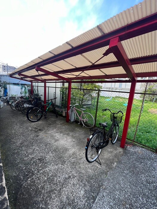 物件外観写真5　(駐輪場)