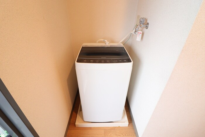 物件内観写真13　(洗濯機置場)