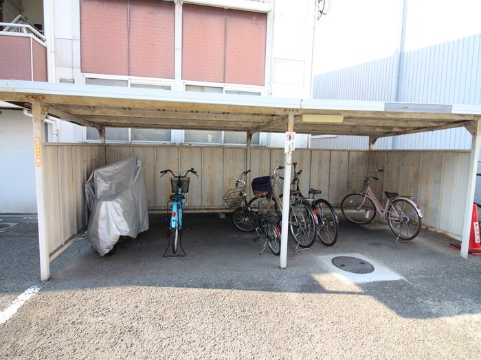 物件外観写真3　(駐輪場)